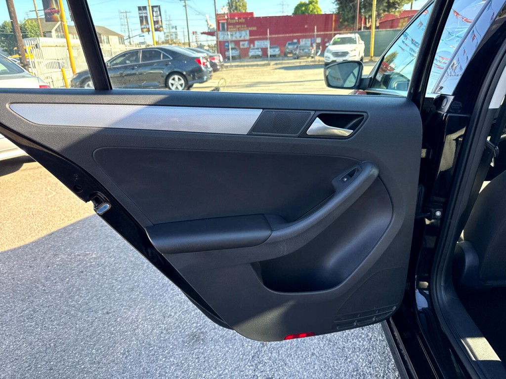 2017 Volkswagen Jetta Image 18