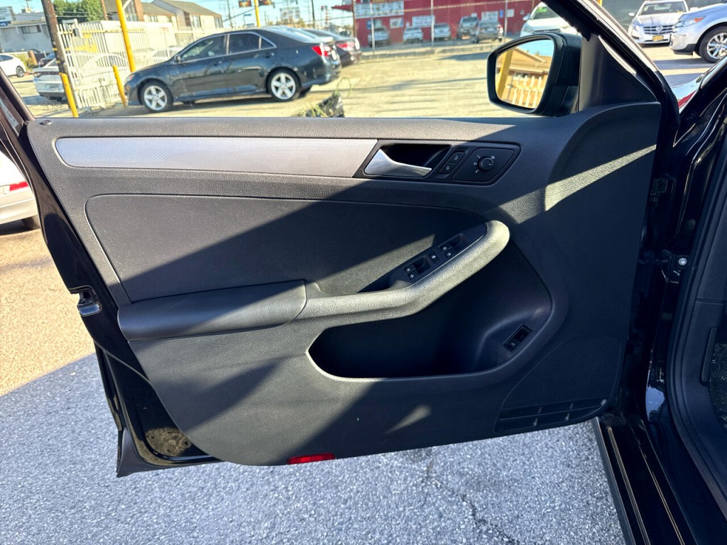 2017 Volkswagen Jetta Image 20
