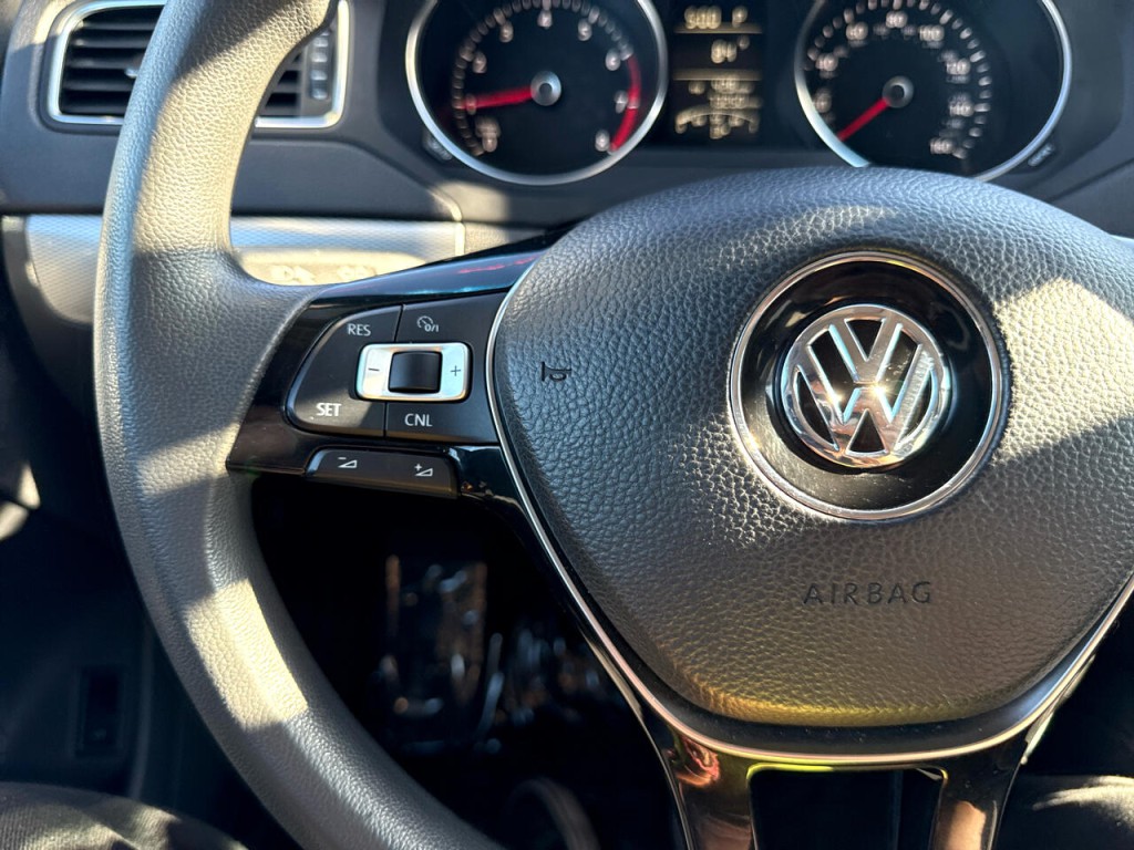 2017 Volkswagen Jetta Image 27