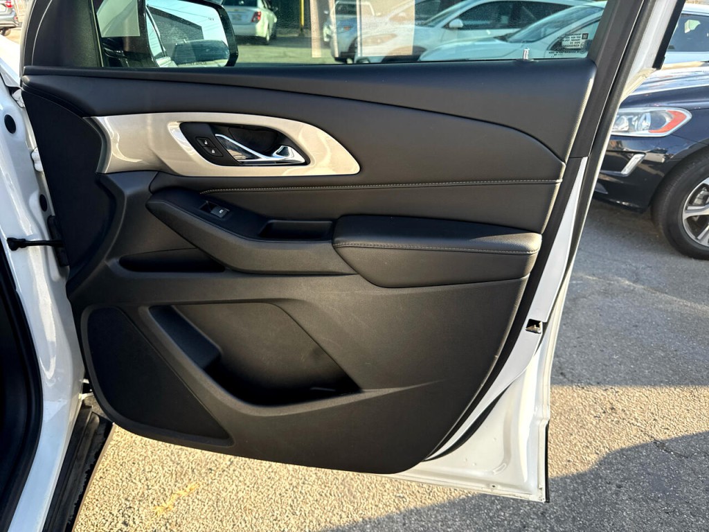 2018 Chevrolet Traverse Image 12