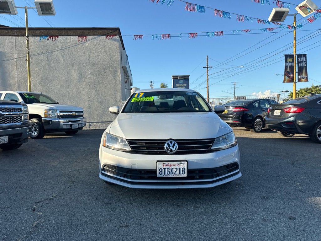 2017 Volkswagen Jetta Image 2