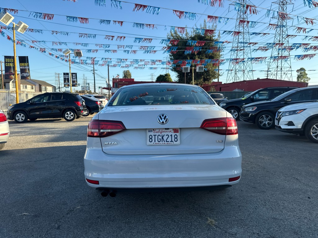 2017 Volkswagen Jetta Image 5