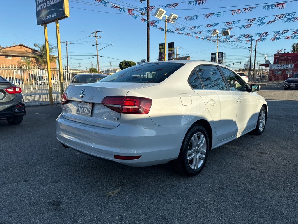 2017 Volkswagen Jetta Image 6