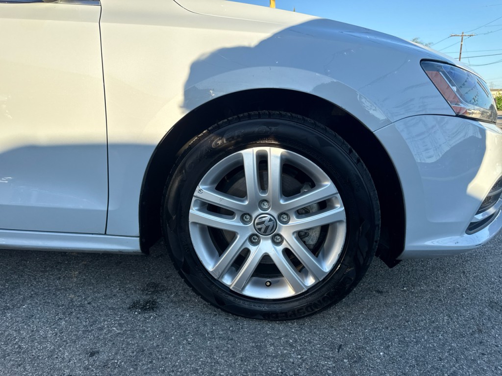 2017 Volkswagen Jetta Image 8