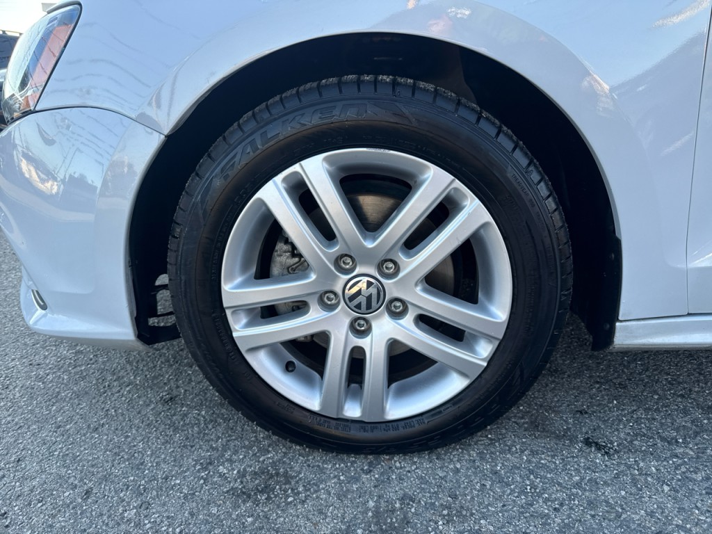 2017 Volkswagen Jetta Image 11