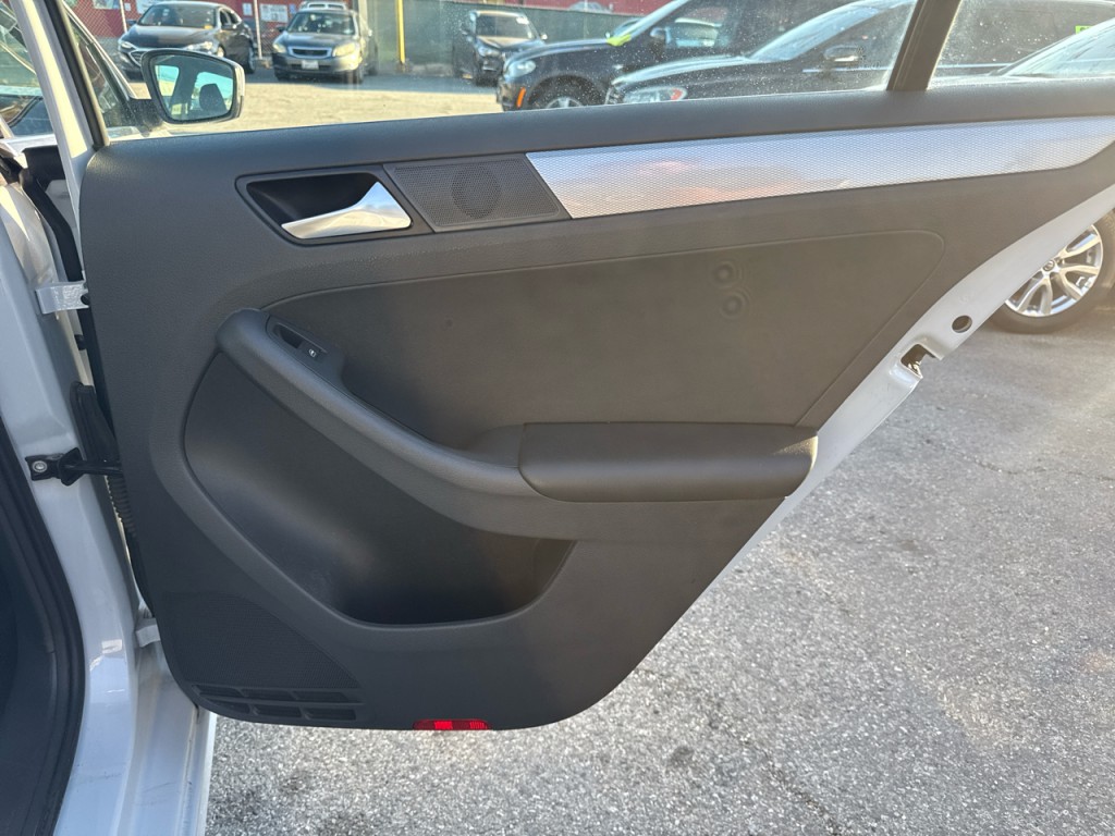 2017 Volkswagen Jetta Image 14