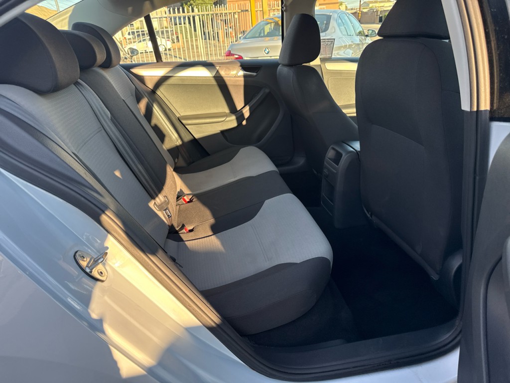 2017 Volkswagen Jetta Image 15