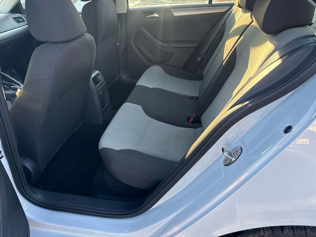 2017 Volkswagen Jetta Image 19
