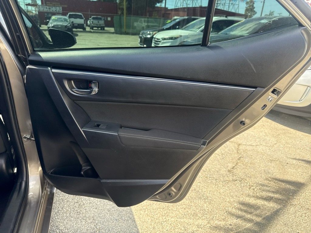 2017 Toyota Corolla Image 14
