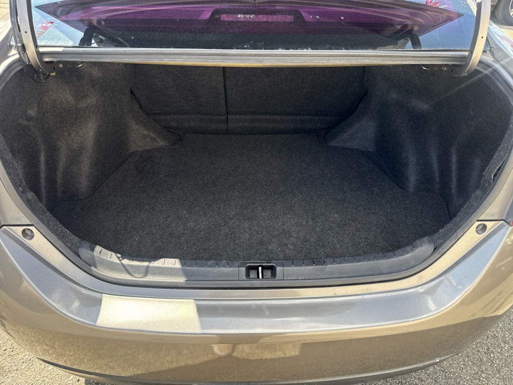 2017 Toyota Corolla Image 17