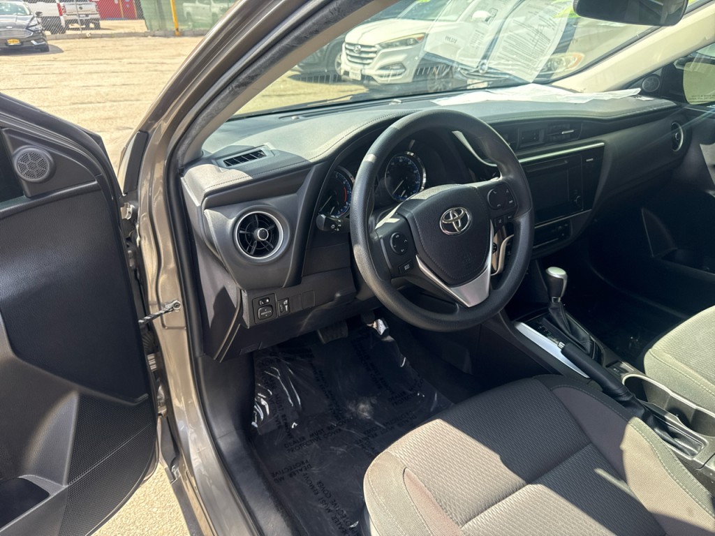 2017 Toyota Corolla Image 21