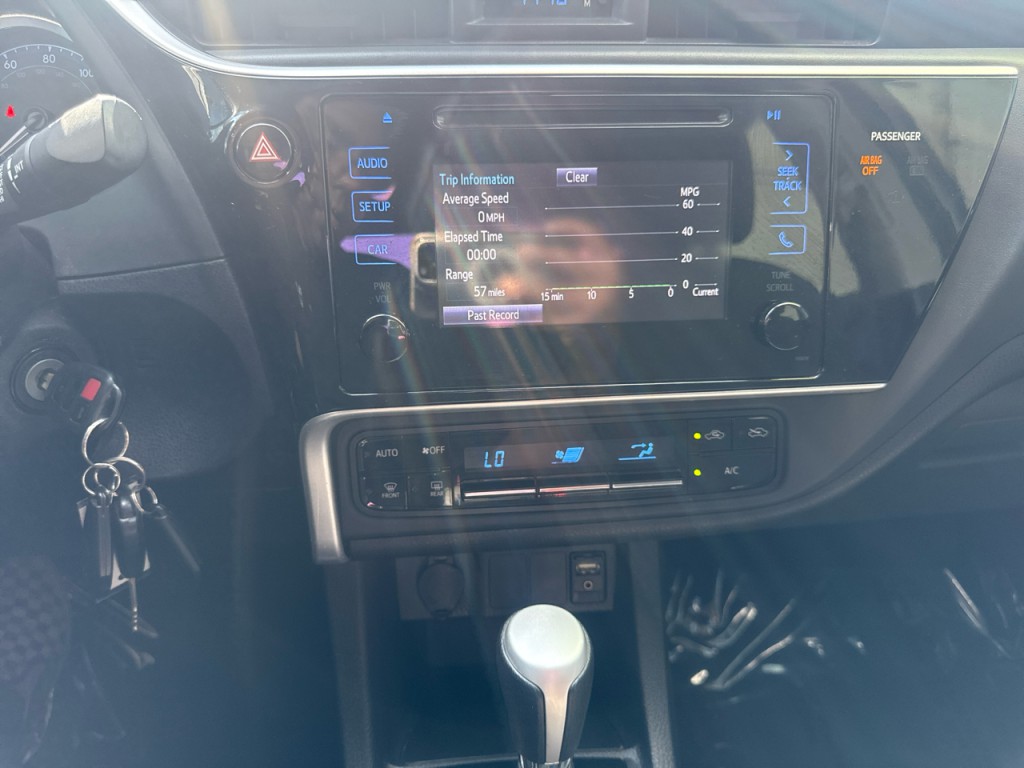 2017 Toyota Corolla Image 24