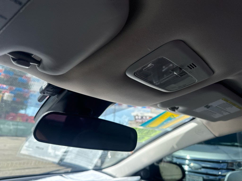 2017 Toyota Corolla Image 30