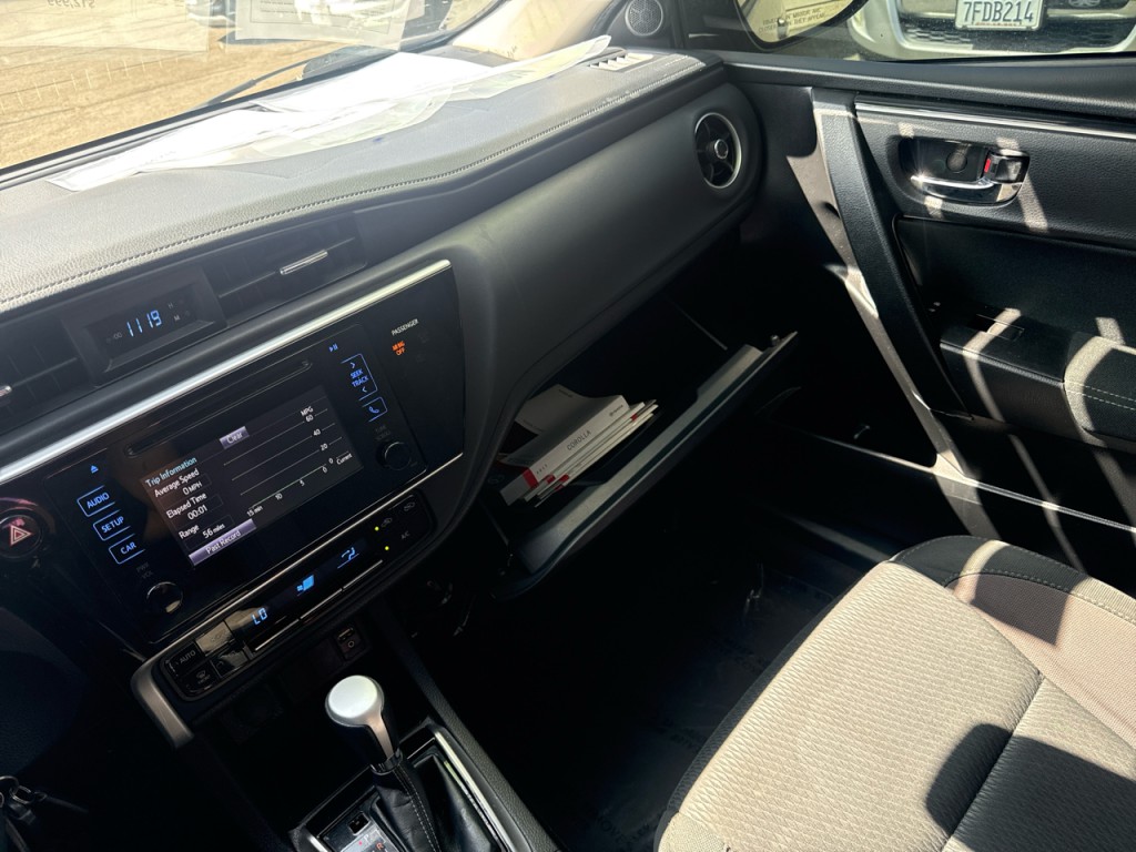 2017 Toyota Corolla Image 31