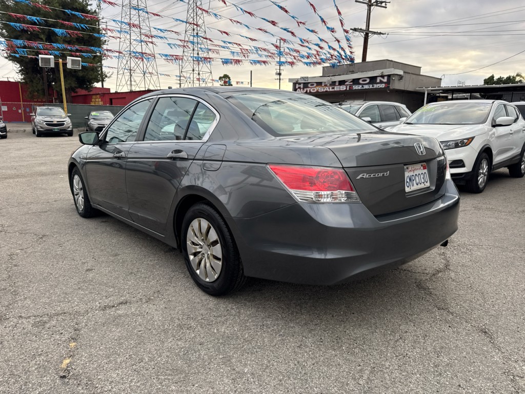 2010 Honda Accord Image 4