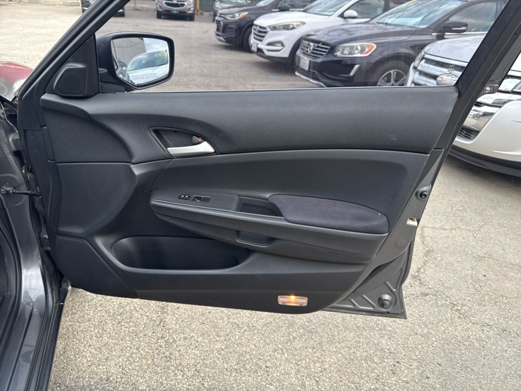2010 Honda Accord Image 12