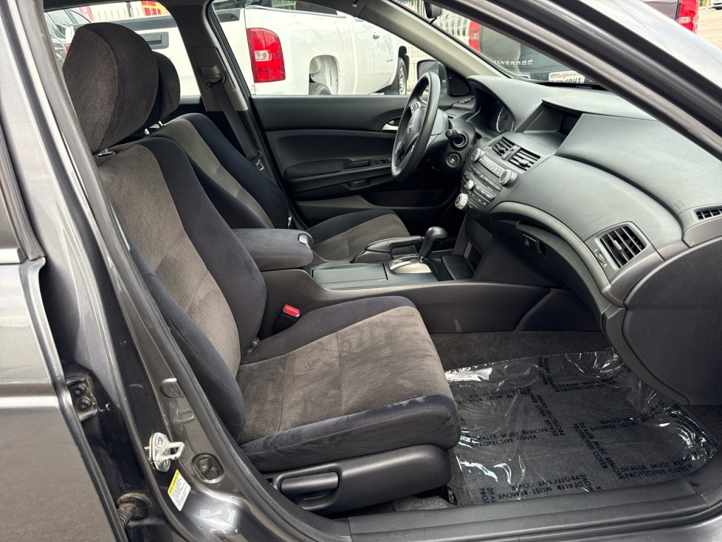 2010 Honda Accord Image 13
