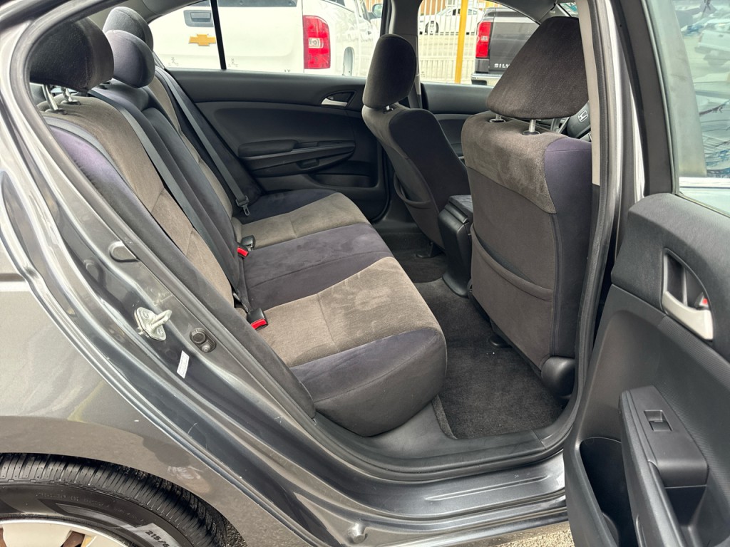 2010 Honda Accord Image 15