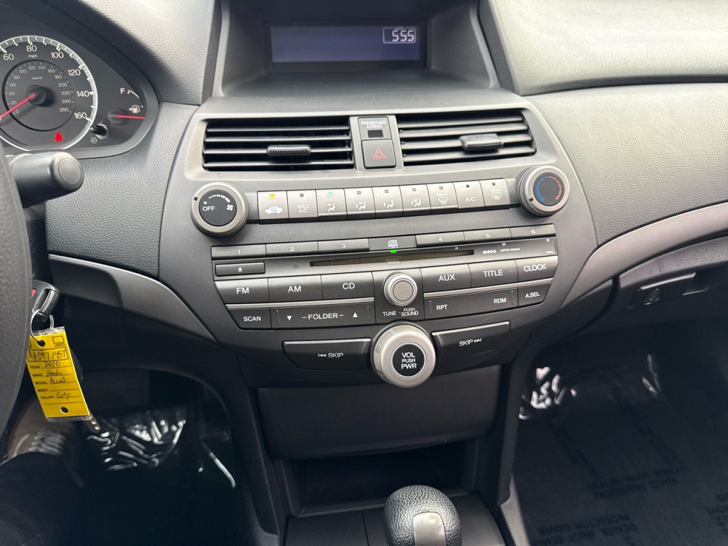 2010 Honda Accord Image 25