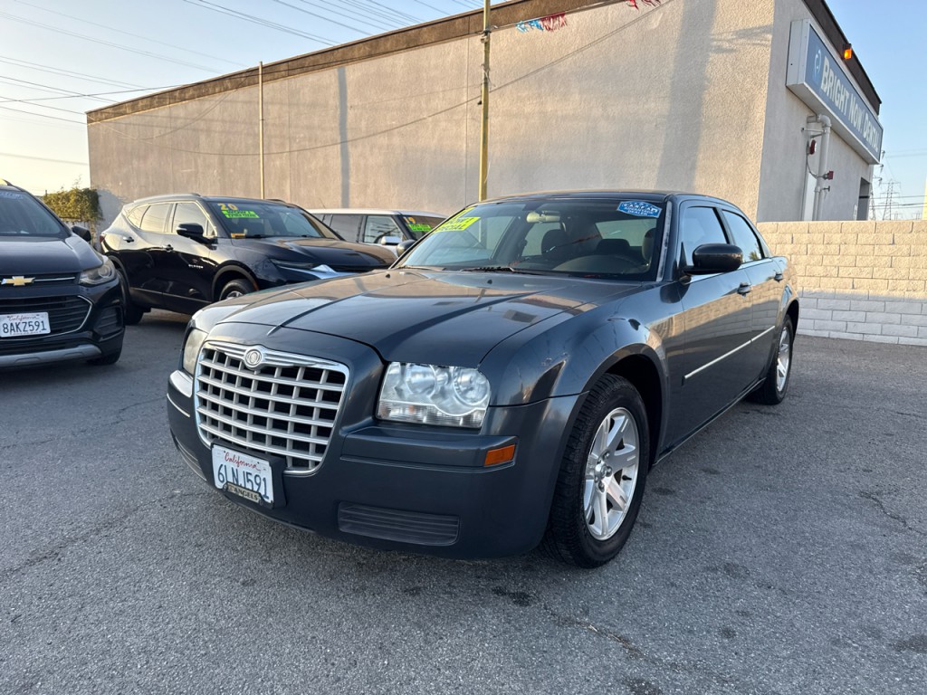 2007 Chrysler 300 Image 3