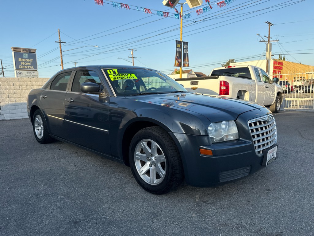 2007 Chrysler 300 Image 7
