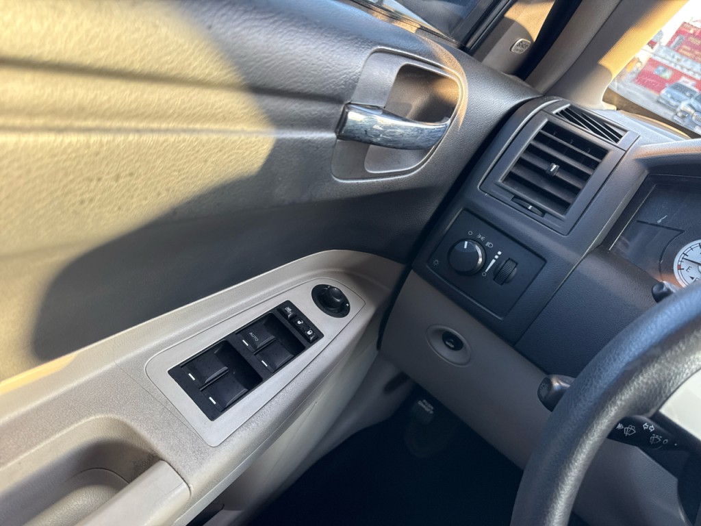 2007 Chrysler 300 Image 25