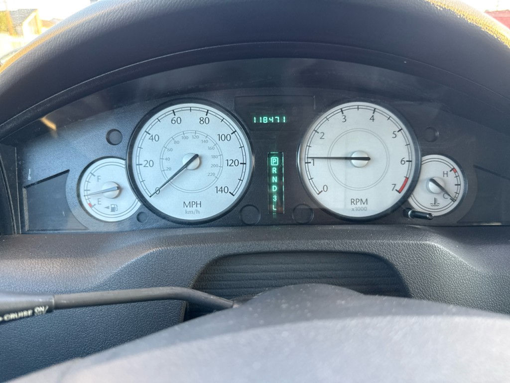 2007 Chrysler 300 Image 26