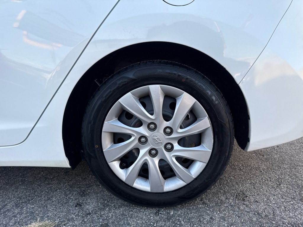 2012 Hyundai Elantra Image 10