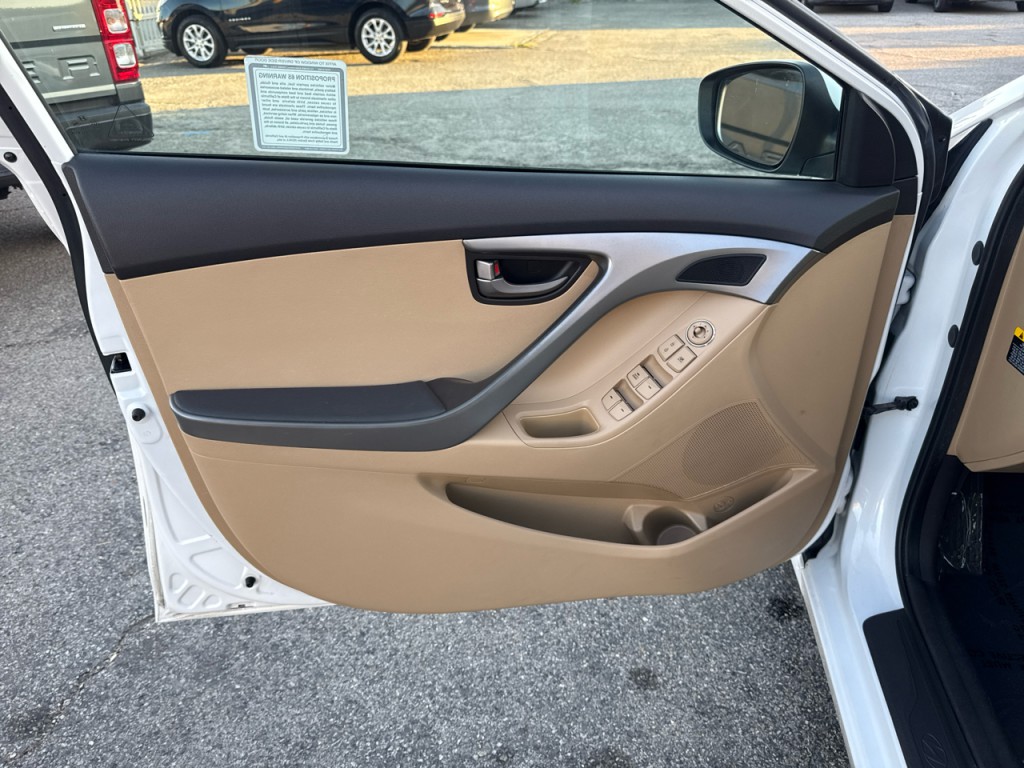 2012 Hyundai Elantra Image 20