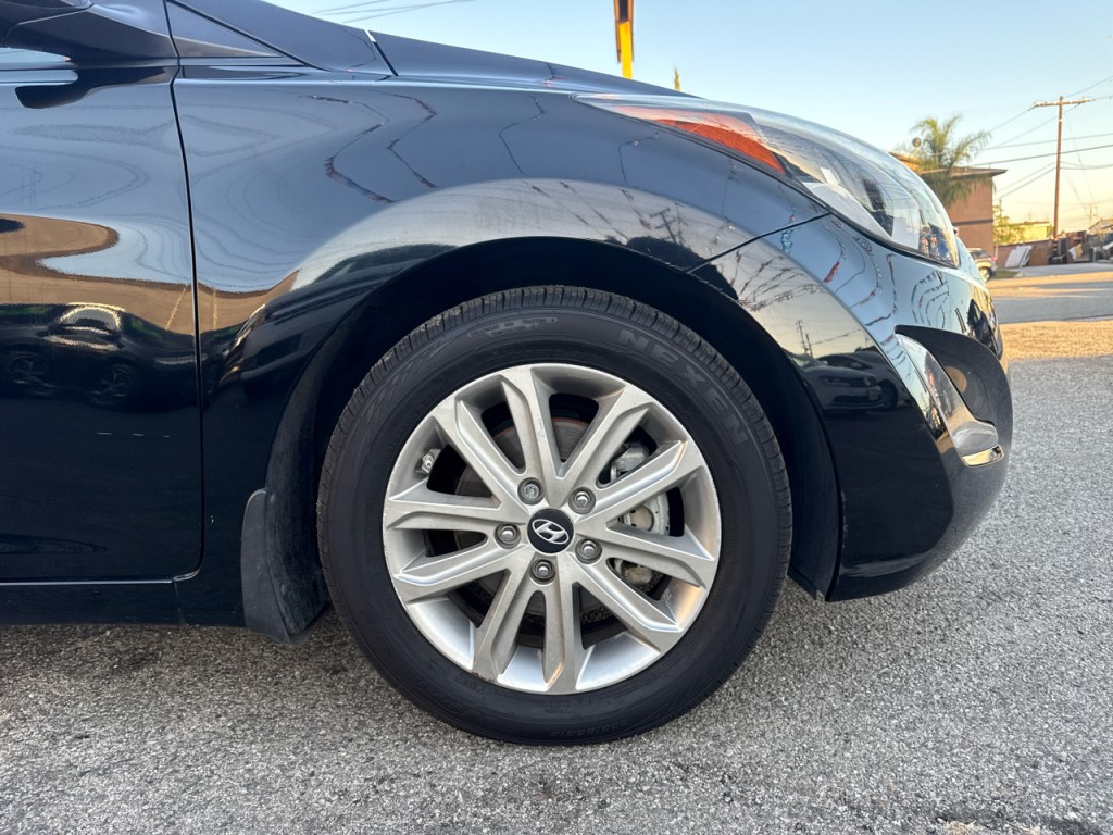 2014 Hyundai Elantra Image 8