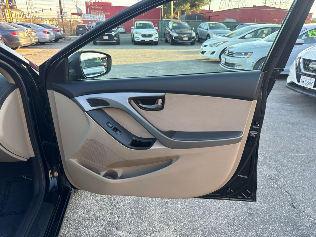 2014 Hyundai Elantra Image 12