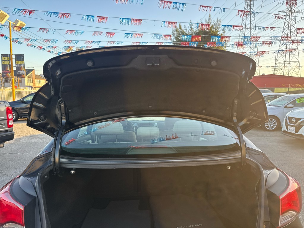 2014 Hyundai Elantra Image 16