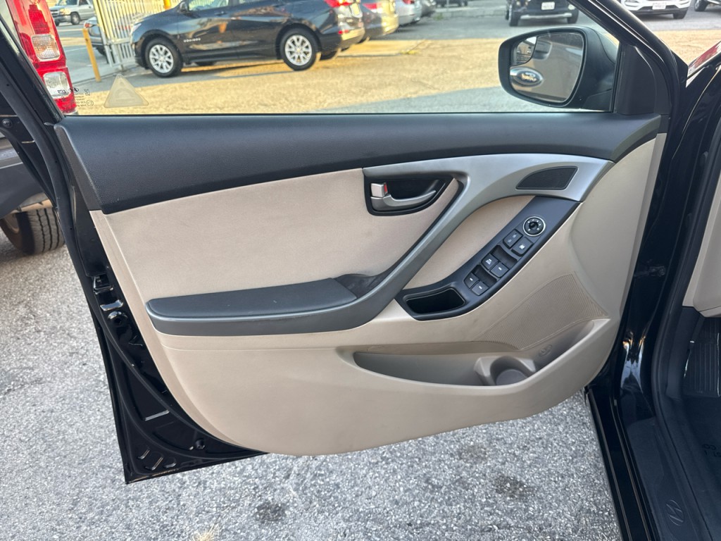 2014 Hyundai Elantra Image 20