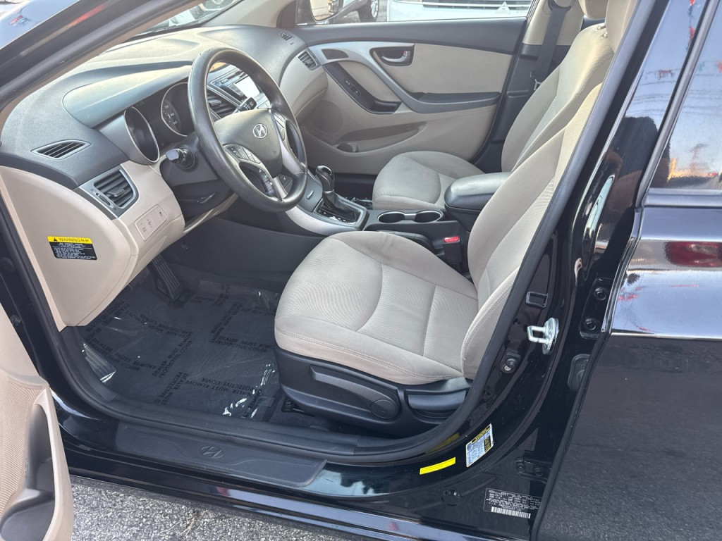 2014 Hyundai Elantra Image 22