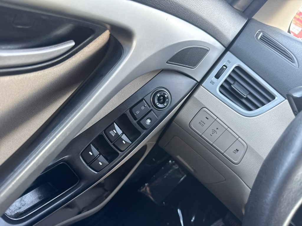 2014 Hyundai Elantra Image 29