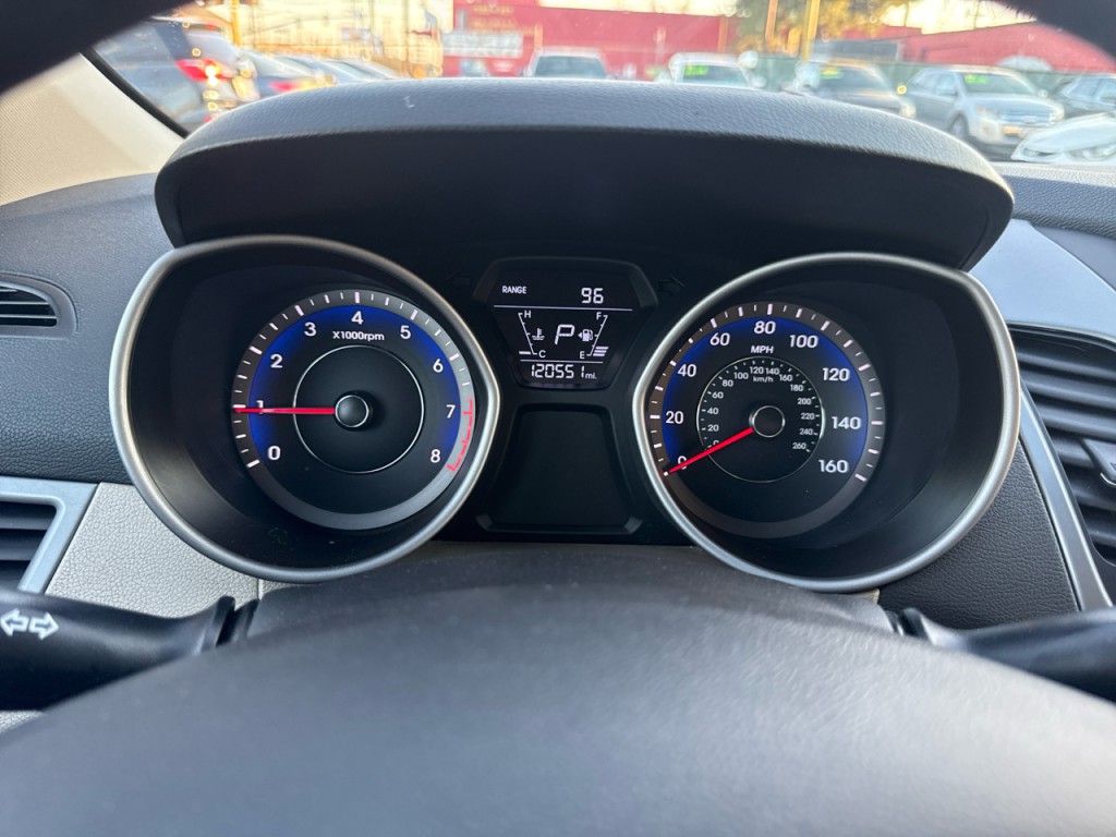 2014 Hyundai Elantra Image 30