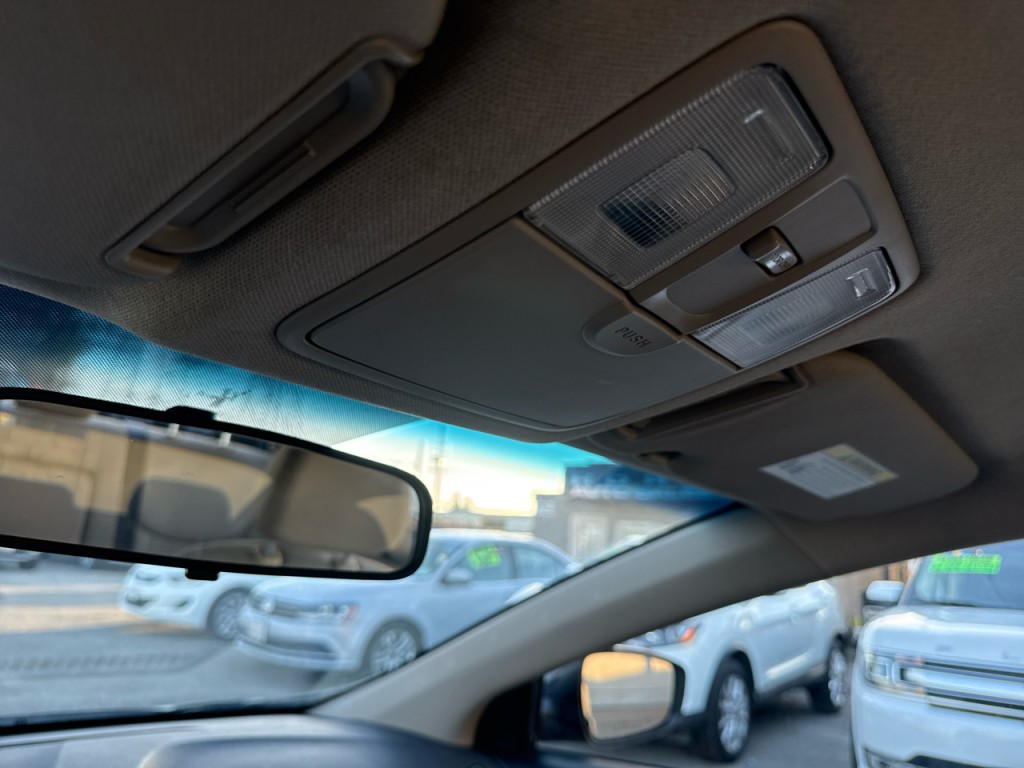 2014 Hyundai Elantra Image 31