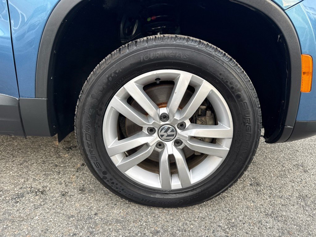 2017 Volkswagen Tiguan Image 8