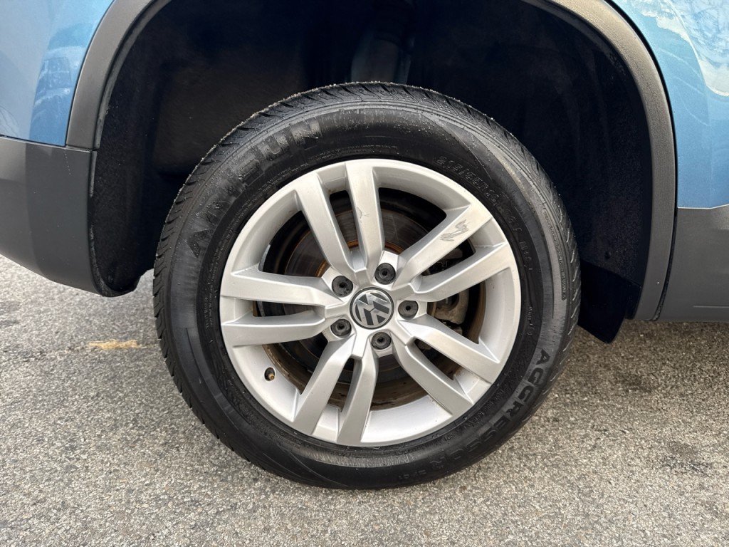 2017 Volkswagen Tiguan Image 9