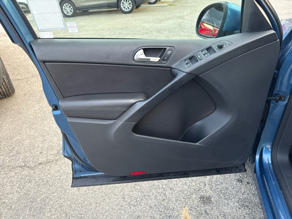 2017 Volkswagen Tiguan Image 25