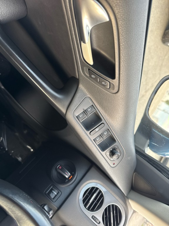 2017 Volkswagen Tiguan Image 34