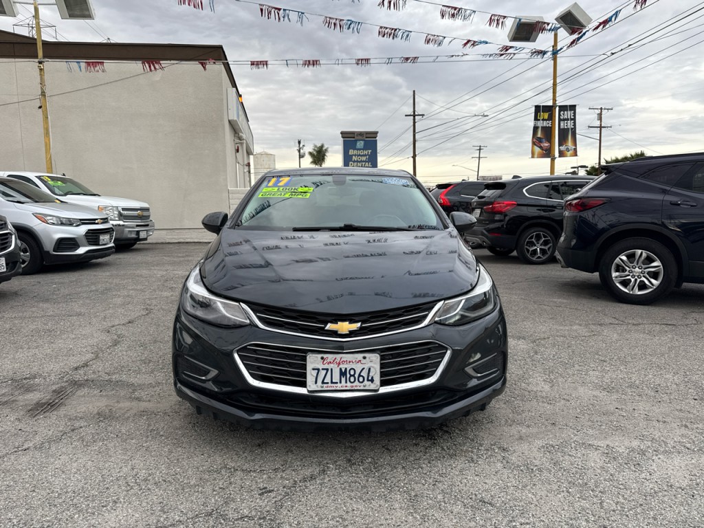2017 Chevrolet Cruze Image 2