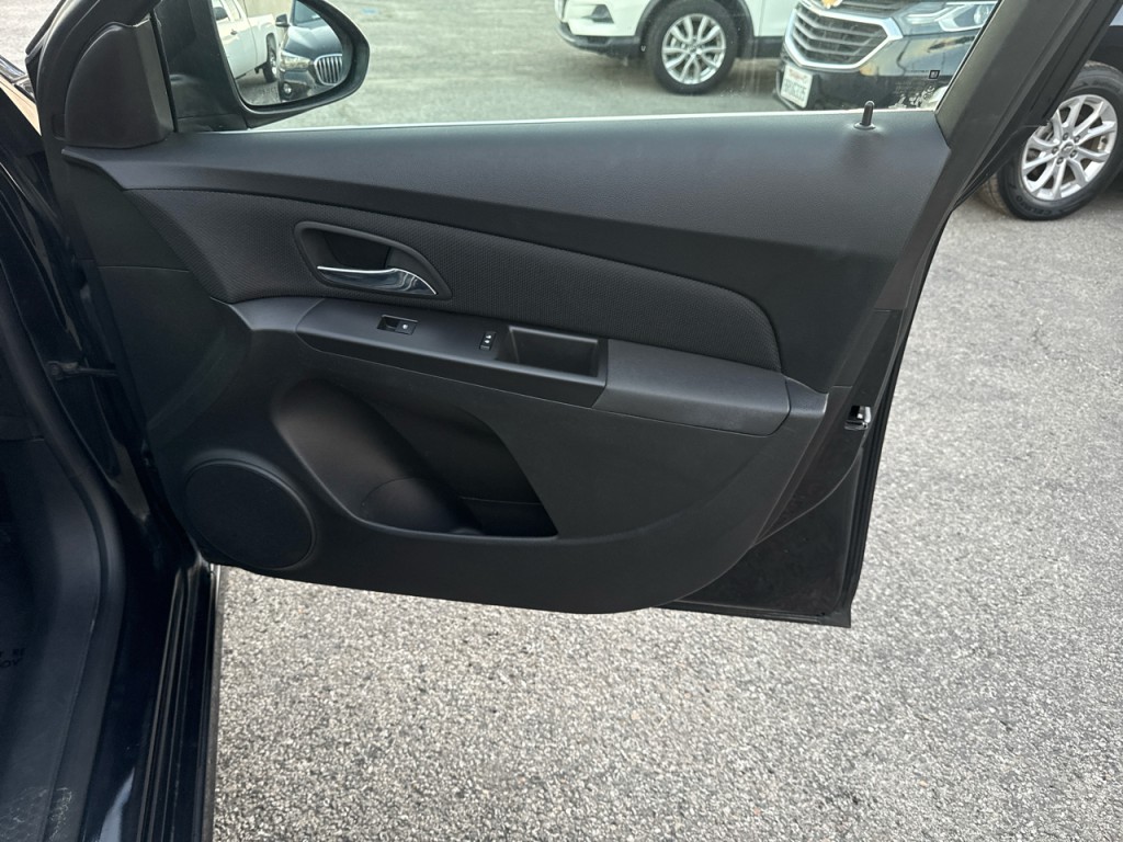 2015 Chevrolet Cruze Image 12