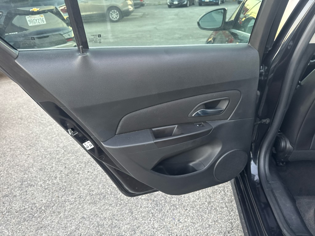 2015 Chevrolet Cruze Image 18