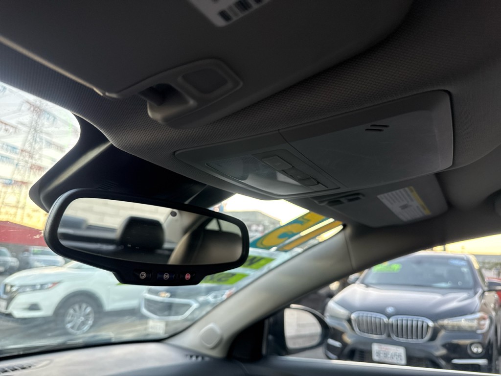 2015 Chevrolet Cruze Image 30