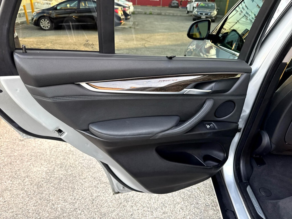 2016 BMW X5 Image 18