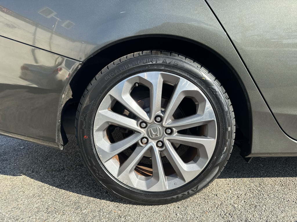 2013 Honda Accord Image 9