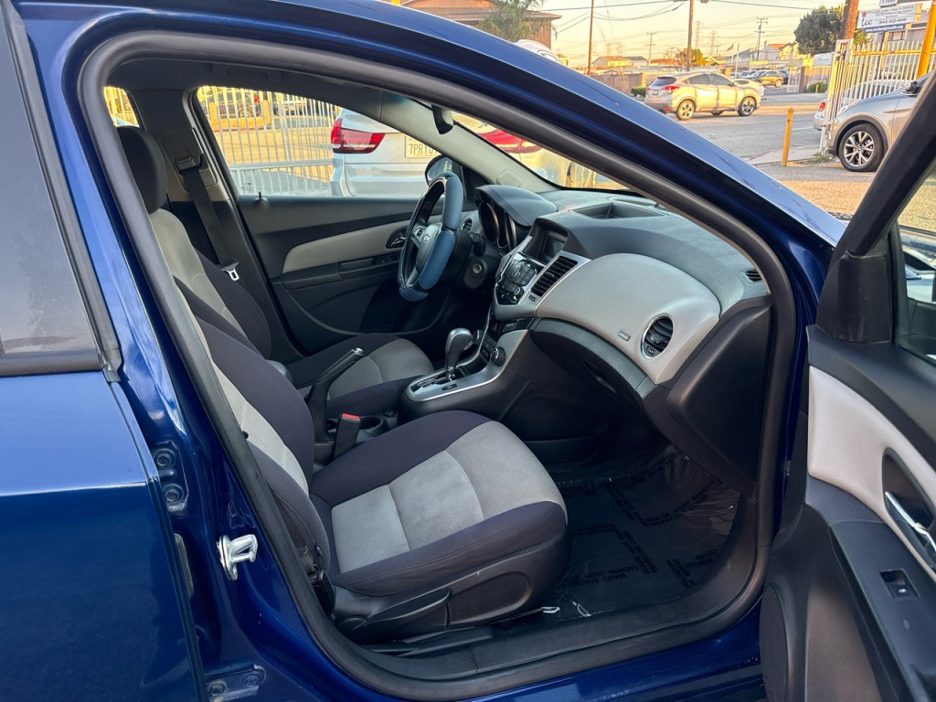 2013 Chevrolet Cruze Image 13