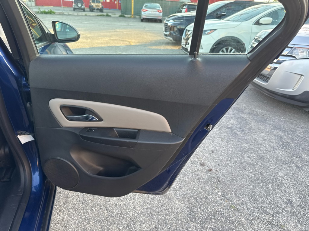 2013 Chevrolet Cruze Image 14