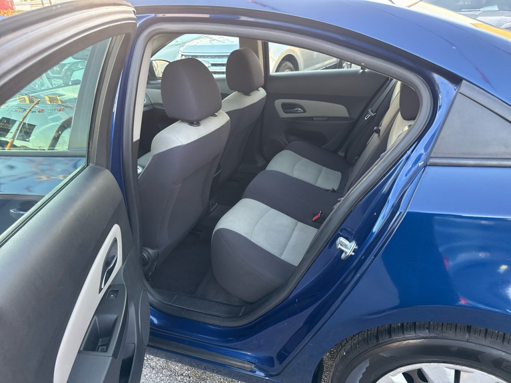 2013 Chevrolet Cruze Image 19